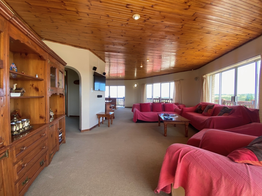 5 Bedroom Property for Sale in Cintsa East Eastern Cape